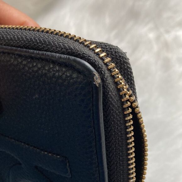 Bebe monogrammed Black Zippered Wallet - Picture 15 of 15